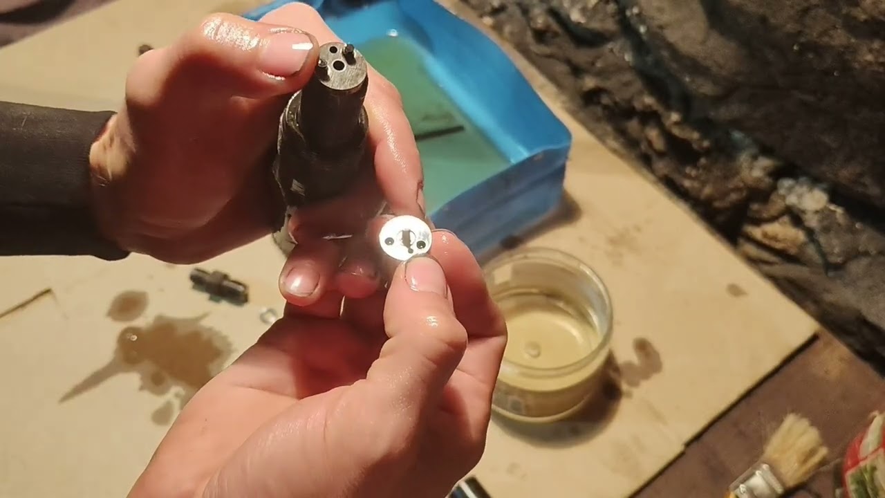 Regeneraci wtryskiwaczy T25 Czyli jak wymienić rozpylacz i jak wyregulować sinienie wtrysku.