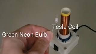 Cool electro-static experiment. green neon bulbs and tesla coils are
available at https://www.xump.com