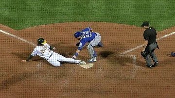 TOR@OAK: Vogt drives in Reddick after call overturned