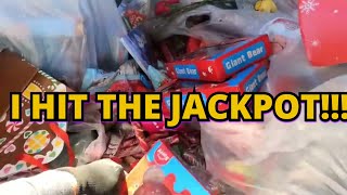 I SAVED THOUSANDS OF CANDIES WHILE DUMPSTER DIVING. HUGE MEGA HAUL I HIT THE JACKPOT 