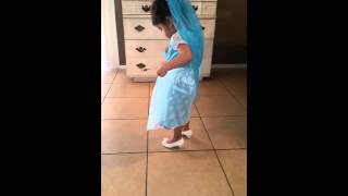 2 year old singing &quot;Let it go&quot;