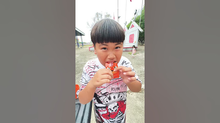 #food  หมึกกรุป รีวิวสุดอ้อล้อ 🤣 #หมึกกรุบ #รีวิวขนมดัง2025