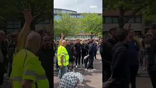 Žaidėjai ir fanai iš Vitesse teisme, kur klubas kovoja už paskutinę galimybę.