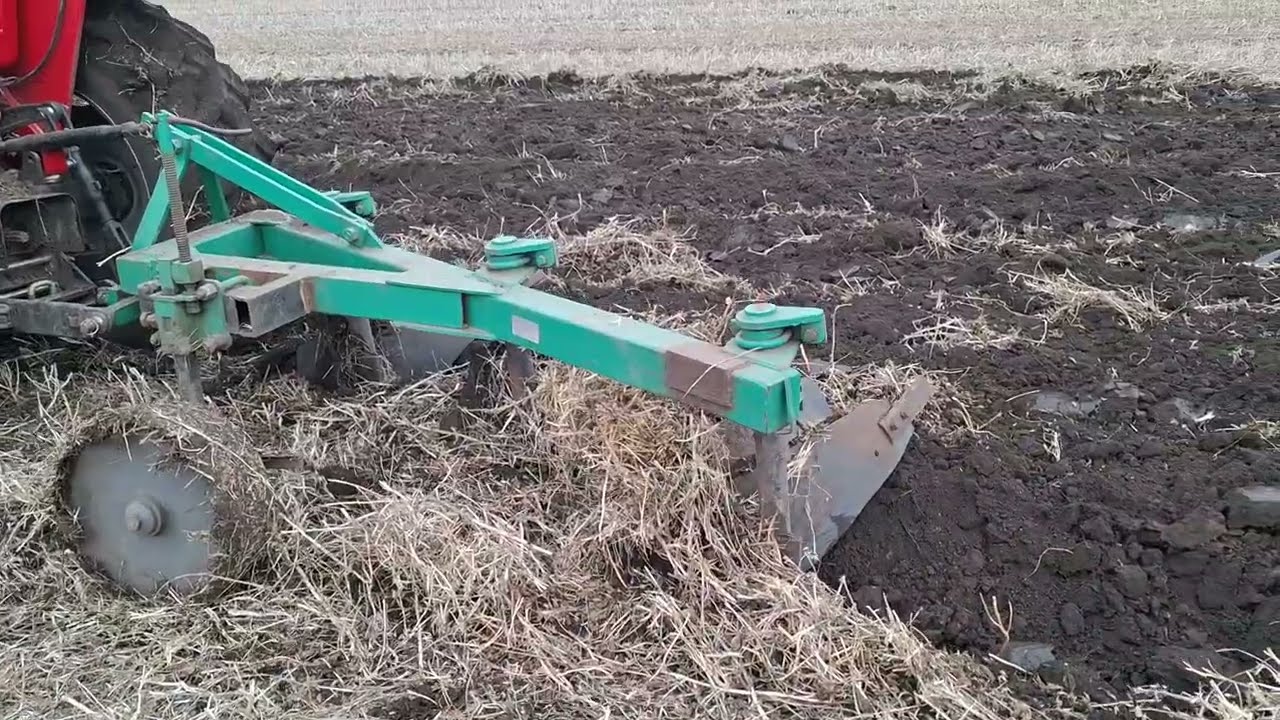 Оранка стерні сої трактором YTO X804 з плугом ПЛН-3-35🌾