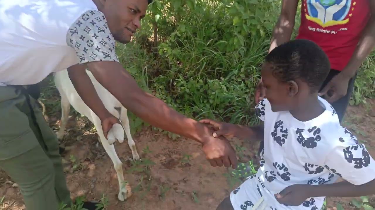 MIMI NIMEKUJA KUKULA SIKUKUU NA FAMILY YANGU