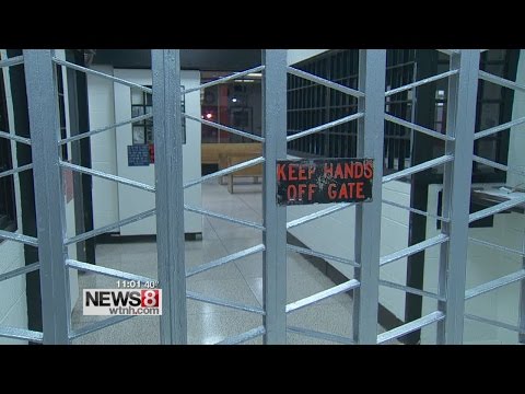 Video: Câte închisori federale sunt în Connecticut?