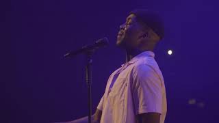 Vignette de la vidéo "Jacob Banks - Slow Up (Live at Roundhouse London)"