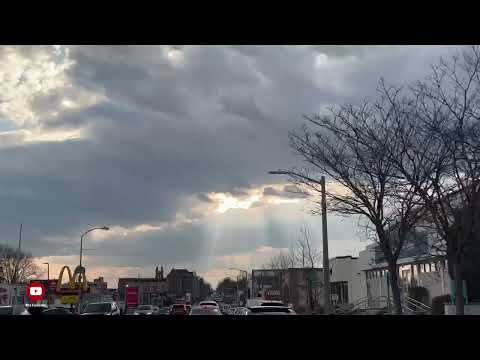 A beautiful view of the sun shining through the clouds || Amazing View🌤️
