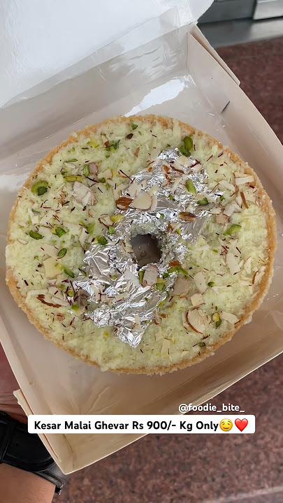 Kesar Malai Ghevar Rs 900/- Kg Only🤤❤️ #youtubeshorts #trending #viral #ghevar #sweet #streetfood
