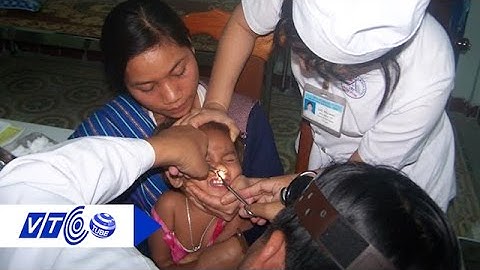 Kinh hoàng! Con vắt dài sống trong mũi bé gái | VTC