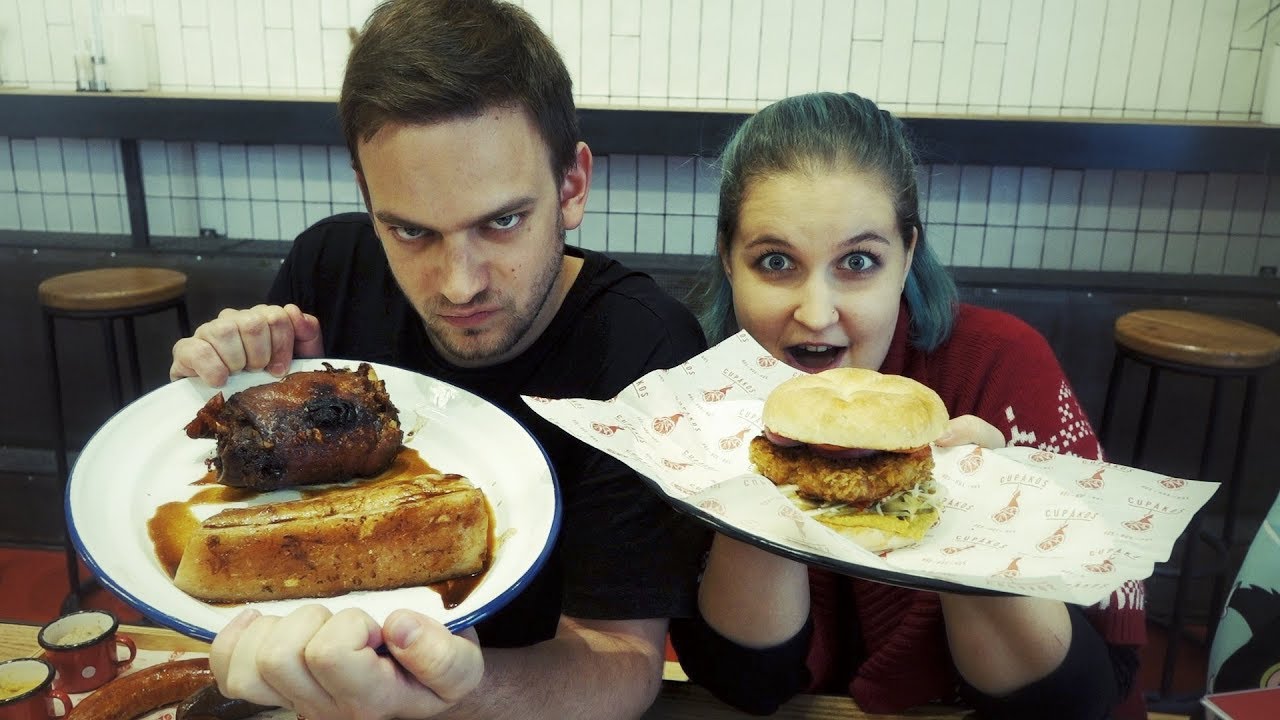 HÚS-HÚS-HÚS - Cupákos | PANÍR ALATT