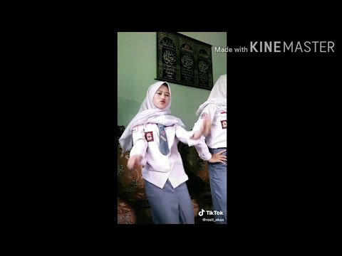 #TIKTOK VIRAL desah / cewek SMA goyang Hot hot