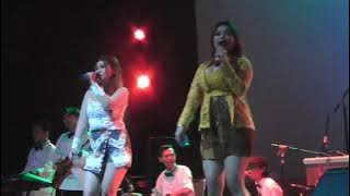 FITRI ANANDA FEAT VIO KITTY WES TATAS, DUO DUET MENAWAN