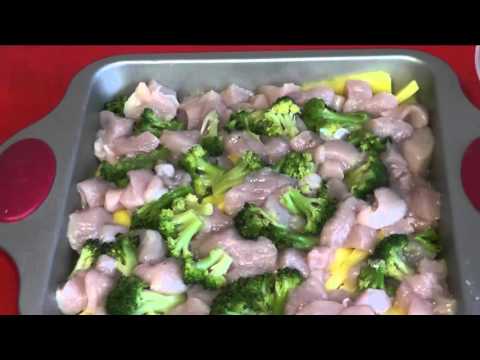 Видео рецепт Индейка с брокколи в духовке