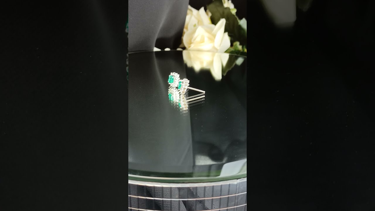 SH051021-28P Pt900 プラチナ・エメラルド（0.78ct)・天然