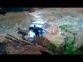 Ford Ranger and Toyota Rush Failed To Cross The River - 4x4 Carried by river currents