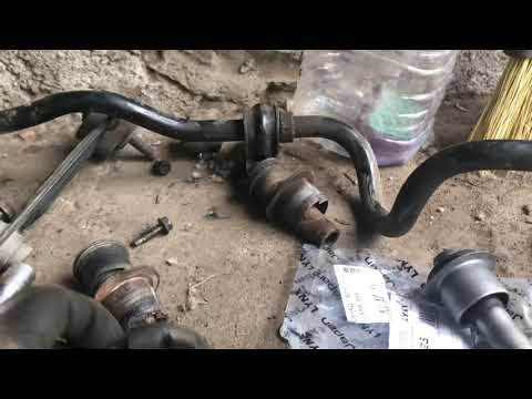 Nissan X-Trail T31, замена сайлентблоков переднего подрамника / Suspension repair