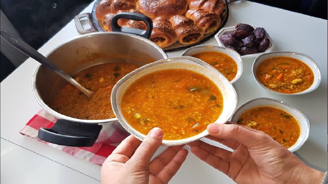 من ألذ و أخف الشوربات الساخنة👌 هي المعتمدة عندي لذيذة جدا ماتشبعوش منها صحية وسريعة