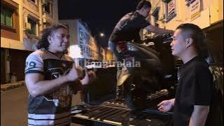 The North Sulawesi Regional Police Mobile Brigade Team apprehends a motorcycle theft suspect at t...