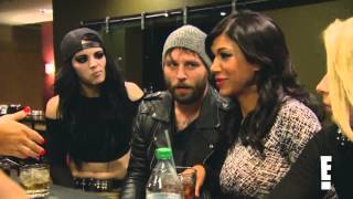 Nattie Kicks Rosas In A Bar - Total Divas Bonus Clip