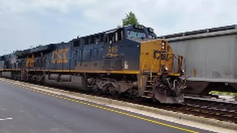 CSXT 946 ES44AH-ET44AH-CW40-8 Leads Q401-14 W/A Screaming K5HL-R2 In Fay NC & Train Race SB