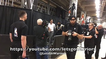 Kevin Durant, Nick "Swaggy P" Young, Draymond, Steph Curry and Klay enter arena in San Antonio