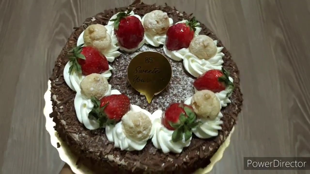 Review 85 C birthday cake toko  kue  ulang  tahun  di  Taiwan 