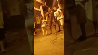 Brian E Seus Amigos Embrazando