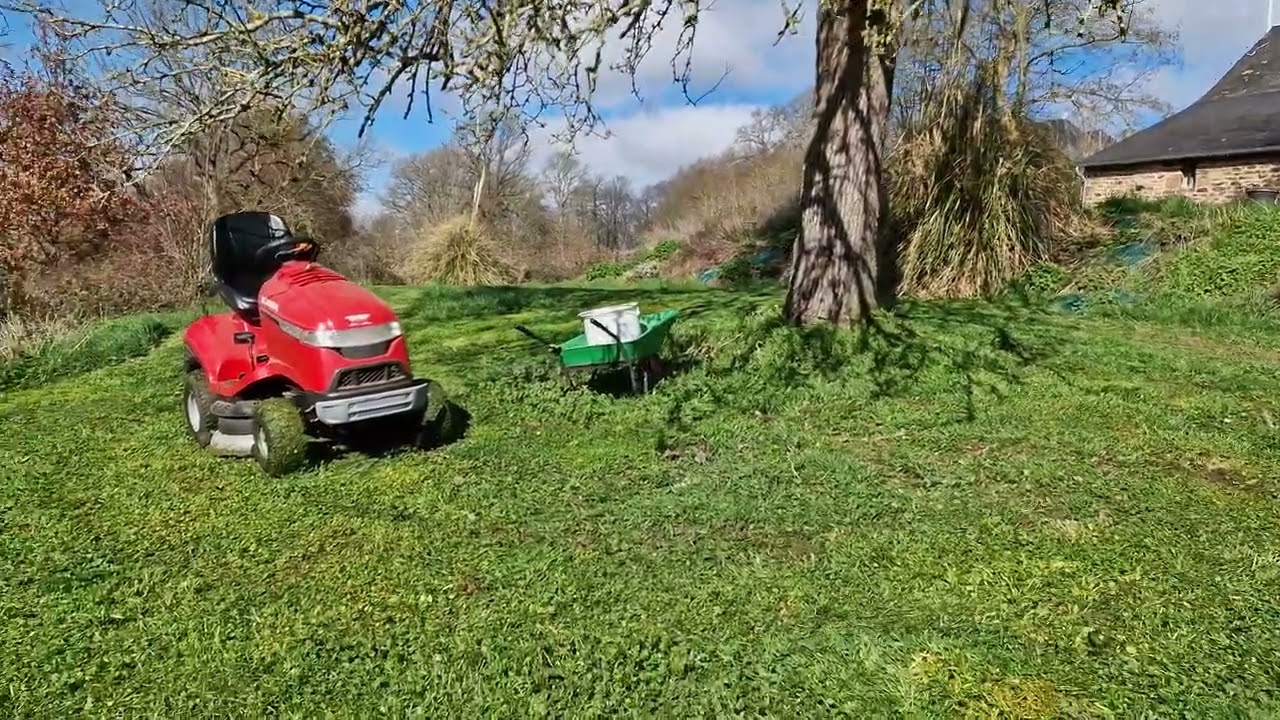 Sun's out. Mowers out. 1st cut of the year. #Ruralfrance #frenchlife #lifeinfrance #ruralfrance 