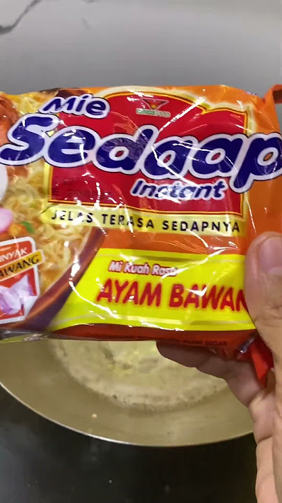 Delicious chicken and onion noodles are the cure for hunger pangs #shortvideo #delicious #fried n...