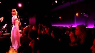 NYC electric violinist Rose Bartu (= Sade, Sia, Bjork + Violin) "DESTINY" Live in NYC