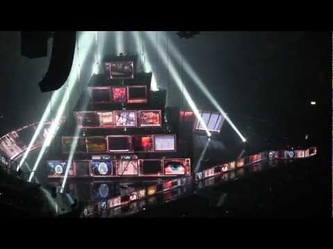 Pyramid Stage Transformation - Muse Live at London O2 - Oct 2012