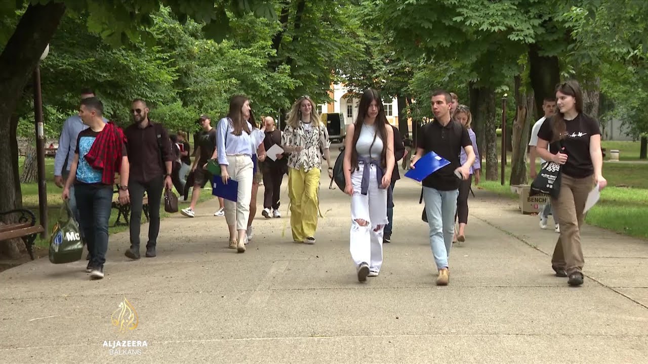 هل يستطيع السياسيون في الجبل الأسود منع الشباب من الهجرة؟