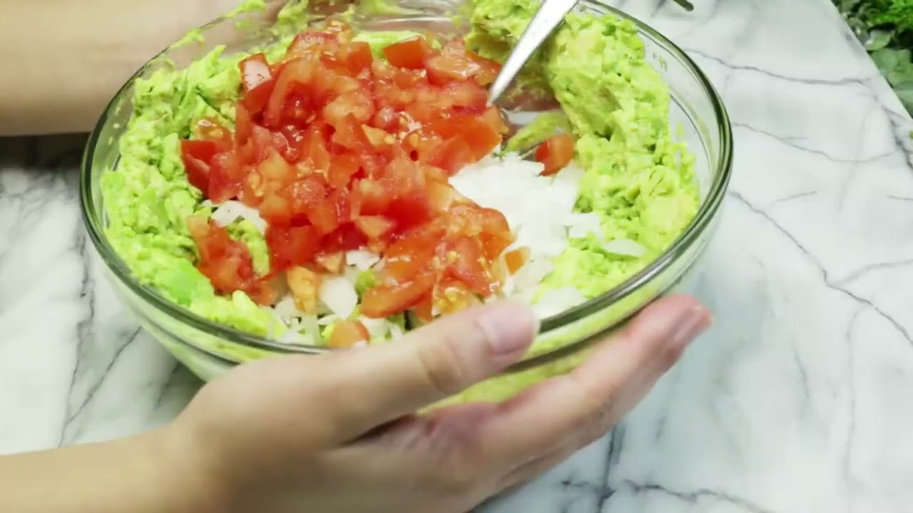 Foodiecrush Guacamole Recipe – Dial Sponsored Social Cut