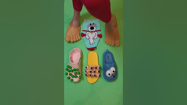 Super cool giant eye sandals 👀🦶 foot slippers for her🦵🌞#trending #love #viralvideo