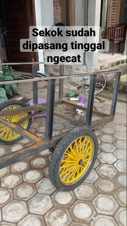 Gerobak besi untuk angkut rumput
