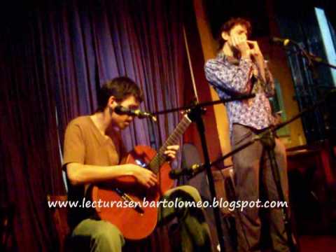 Guido Arce (en guitarra y voz) y Ruy Alexis Gatti (en armónica) en el Bar Bukowski (parte 2)