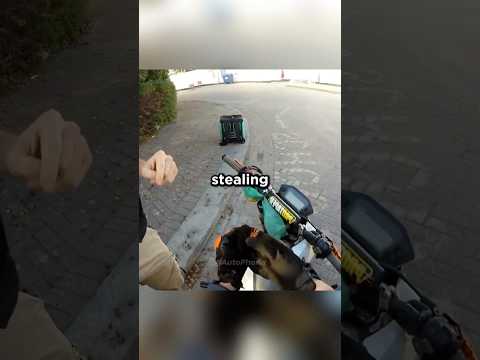 Biker Gets Ambushed by Undercover Police 😳