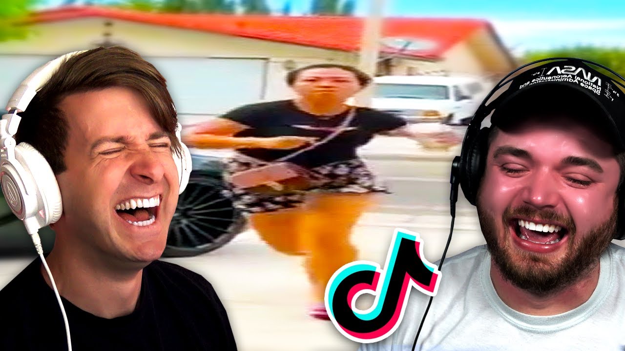 Watch this TIKTOK video without laughing OR ELSE w/ BigJigglyPanda