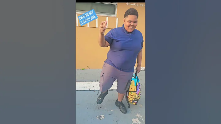 Meech showing his moves 🇧🇸 Bahamian viral  🕺 🕺#backshot #dancevideo #humor
