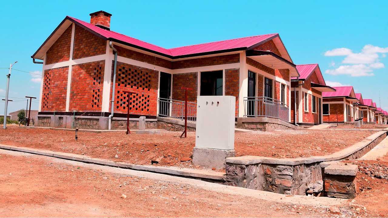 GUTUZA IMIRYANGO 120 MU MUDUGUDU W'AKAYANGE||AKAGARI KA NDAMA-UMURENGE WA KARANGAZI