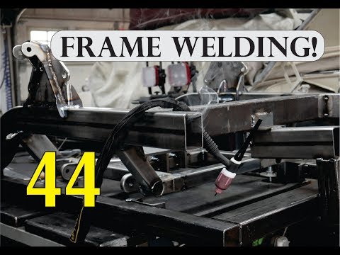 volvo-amazon-build:-tig-welding-the-new-frame