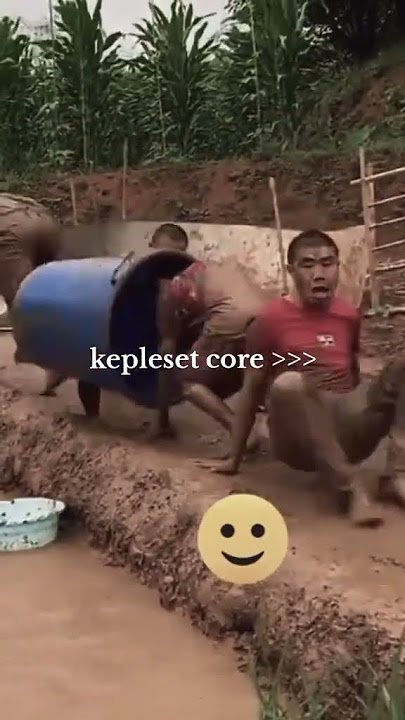 ga ada habisnya emang ini kepleset  #CapCut #kepleset #jatuh #core #ngakak #videolucu #videokoc