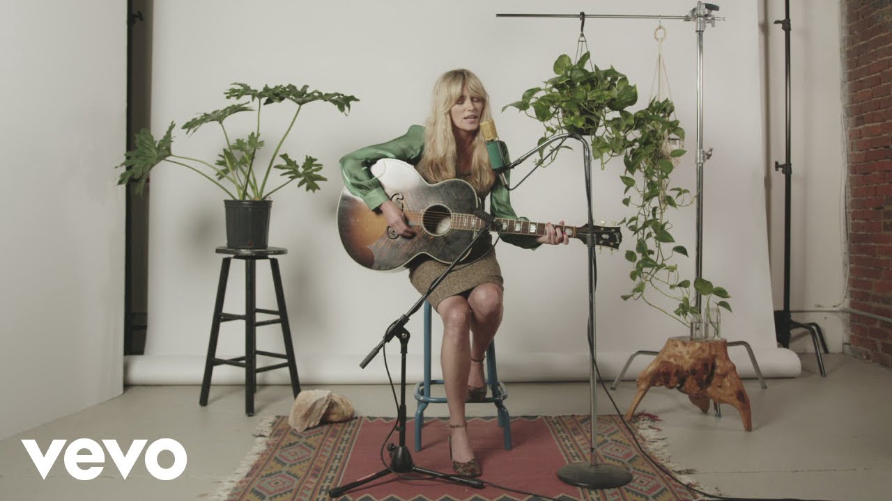 Leah Blevins - Believe (Official Live Session) adlı videoyu YouTube'da izle Leah Blevins - Believe (Official Live Session) adlı videoyu YouTube'da izle