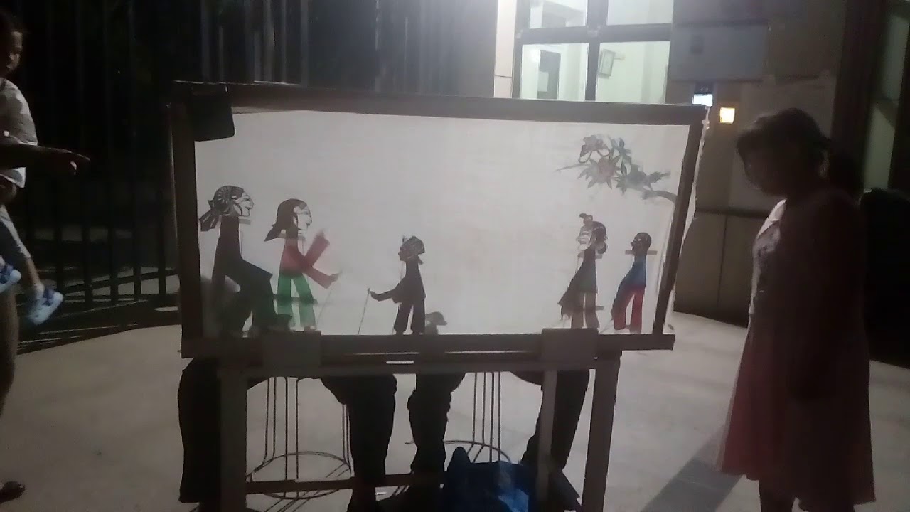 Chinese shadow puppetry - YouTube