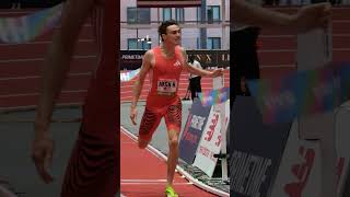 Josh Hoey shatters the 800m indoor world record 🤯 | World Indoor Tour 26