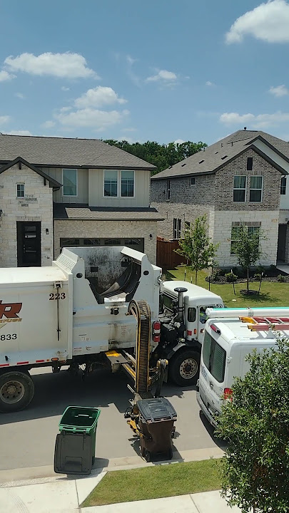 Trash collection automated | Robotic armed 🚛 | CTR Texas #usa #austintexas
