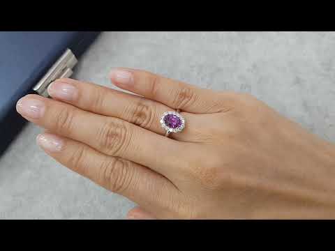 Кольцо с негретым фиолетовым сапфиром 1,54 карата и бриллиантами в белом золоте 750 пробы Видео  № 1