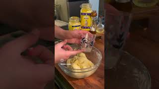 سلاااااااااام عليكم 🥰 قريوش معسل🍯ومقرمش😋وخفيف وبنيييييييين😋مع كأس اتاي البنة جزائرية🇩🇿(وصفة منقولة)