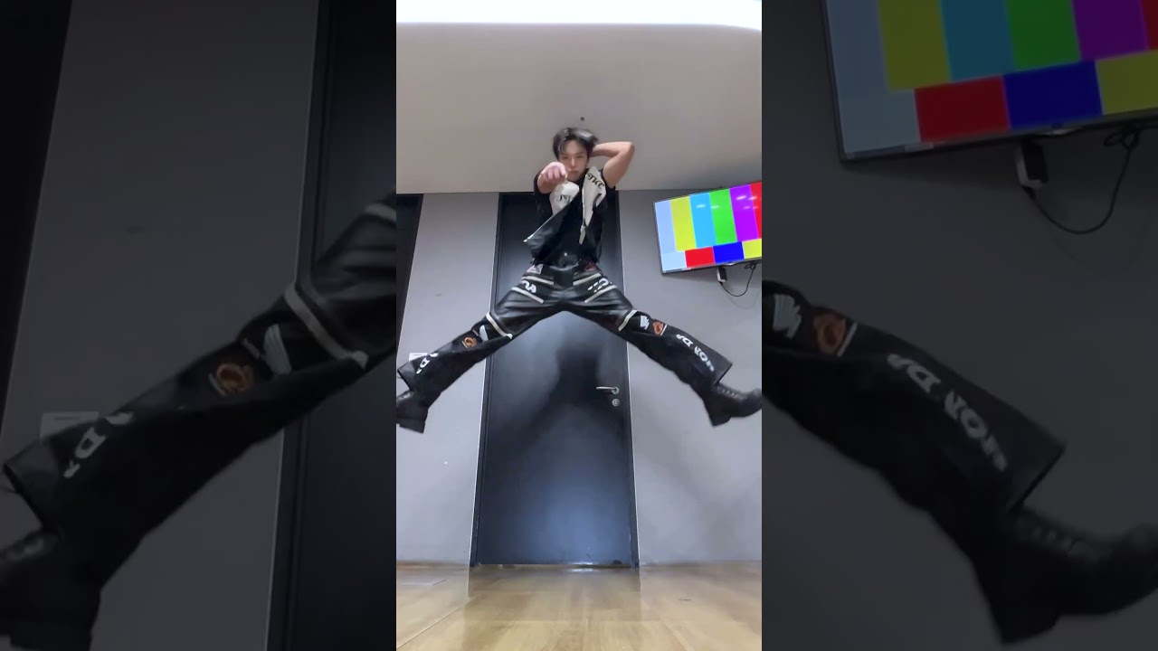 Watch HAPPY MX JUMP 🤣 #몬스타엑스 #shorts on YouTube Watch HAPPY MX JUMP 🤣 #몬스타엑스 #shorts on YouTube